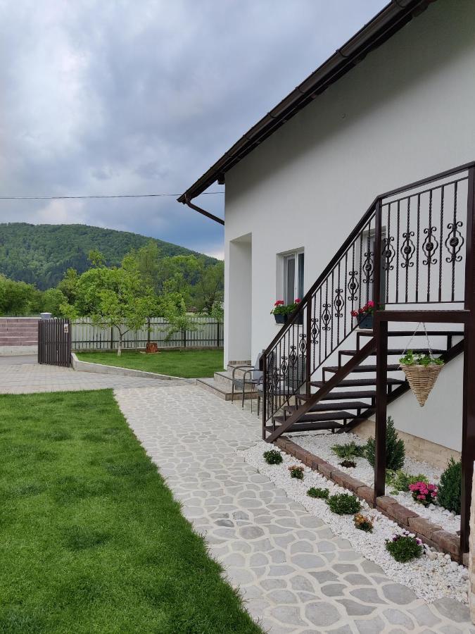Vizuina Lupului Hotel Gura Humorului Exterior foto